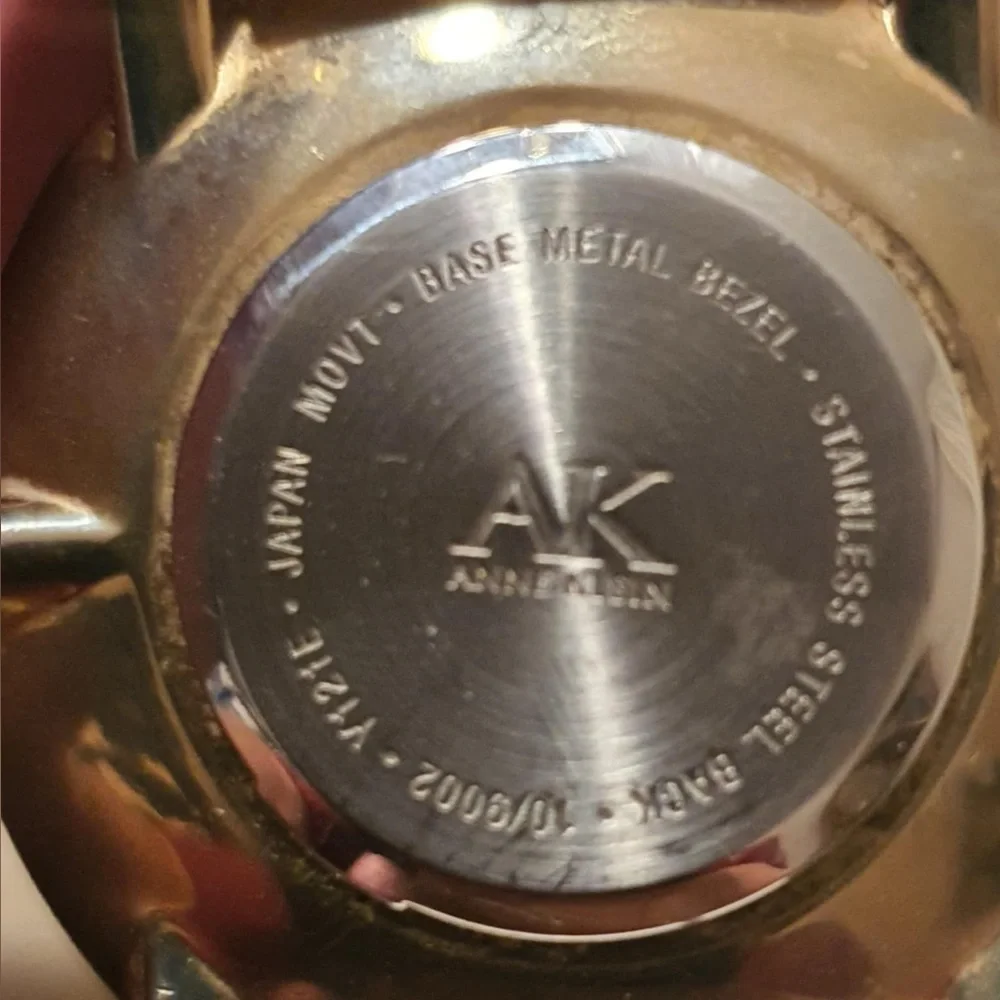 🦋10/$20🦋 Vintage Anne Klein #10/9002 Goldtone/MOP Leather Women's Watch